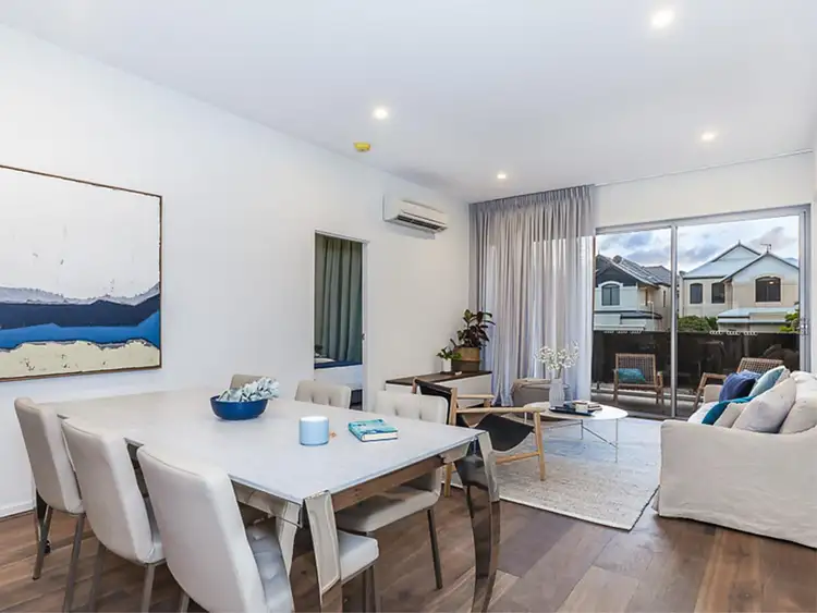 10/99 Flora Terrace, North Beach WA 6020