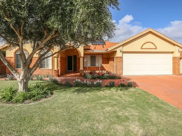 86 Manchester Drive, Hocking WA 6065