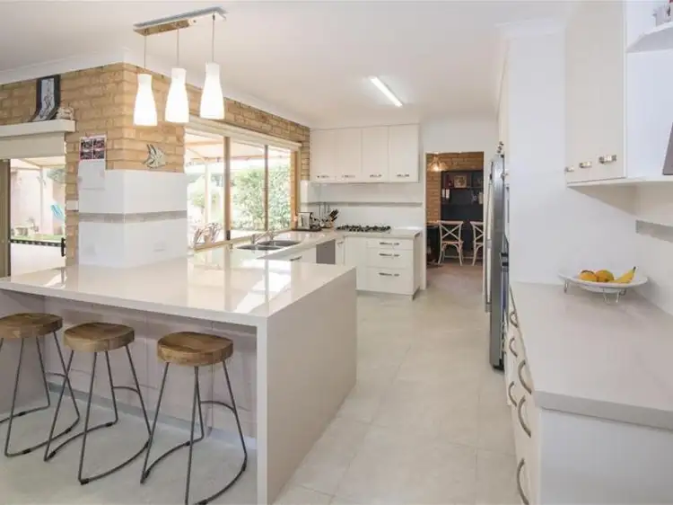 6 Locke Street, Abbey WA 6280