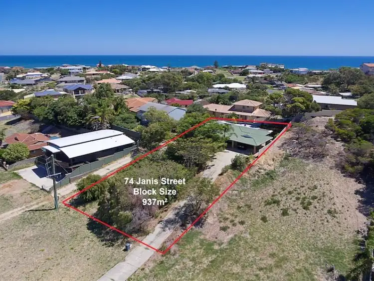 74 Janis Street, Halls Head WA 6210