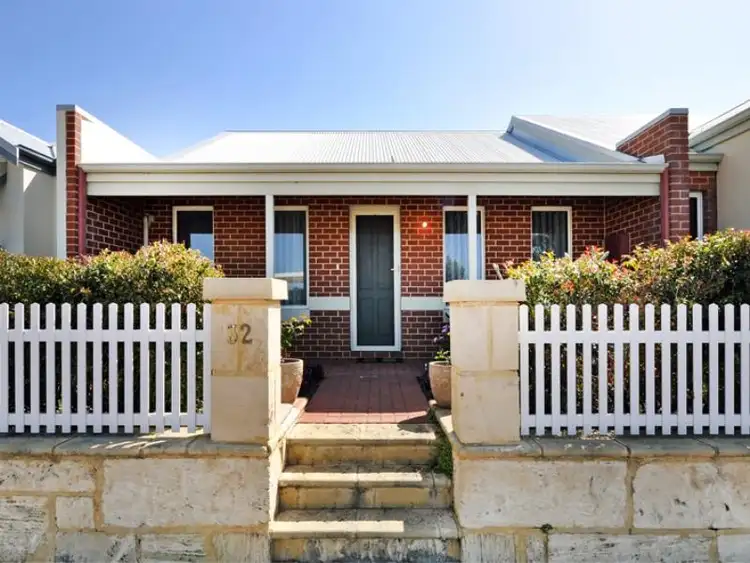 32 Harberton Pkway, Ellenbrook WA 6069