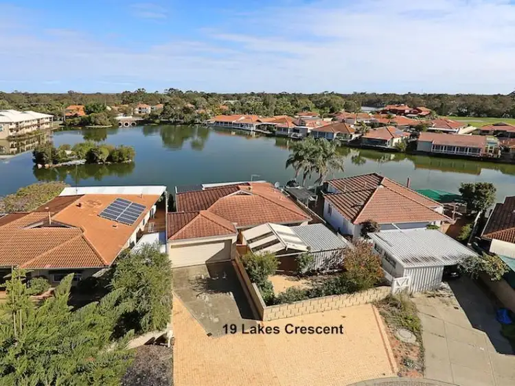 19 Lakes Crescent, South Yunderup WA 6208