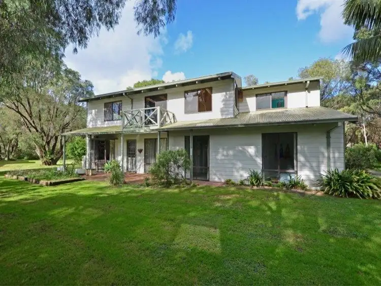 5 Queen Street, Little Grove WA 6330