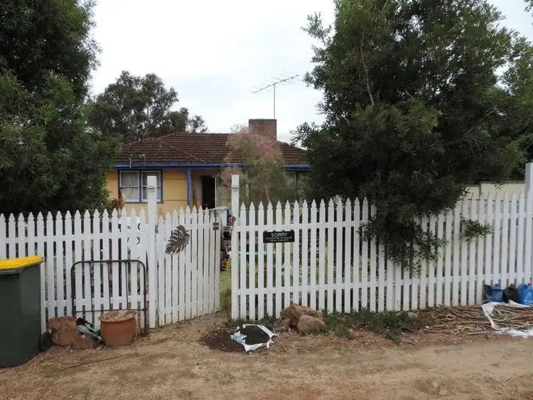 6 Cowley Street, Boyup Brook WA 6244