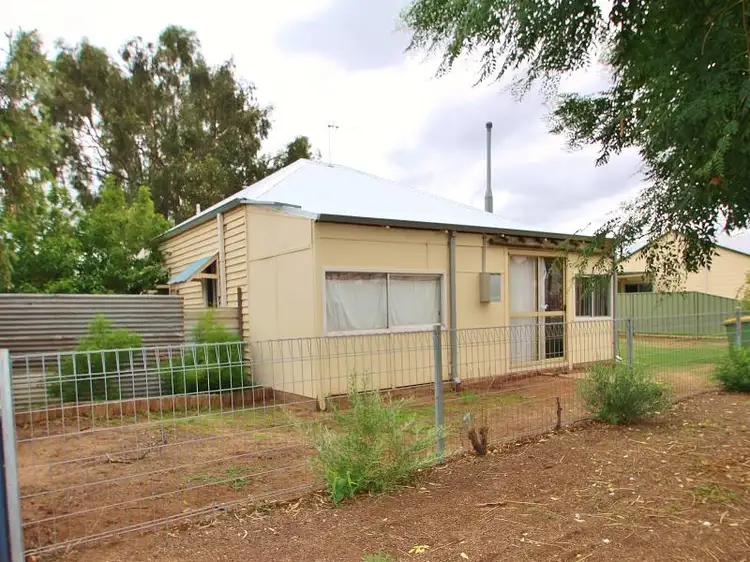 30 Bewsher Street, Moora WA 6510