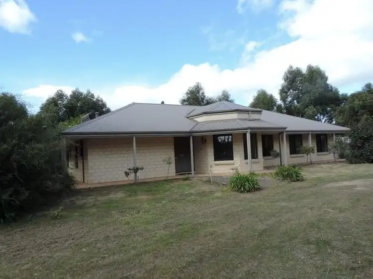 207 Ridge View Avenue, Boyup Brook WA 6244