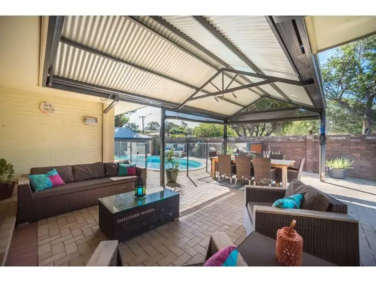 4 Nuytsia Avenue, Sorrento WA 6020