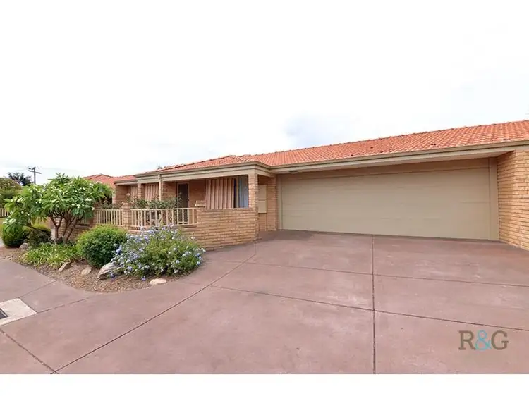 2/3 Bridges Road, Melville WA 6156