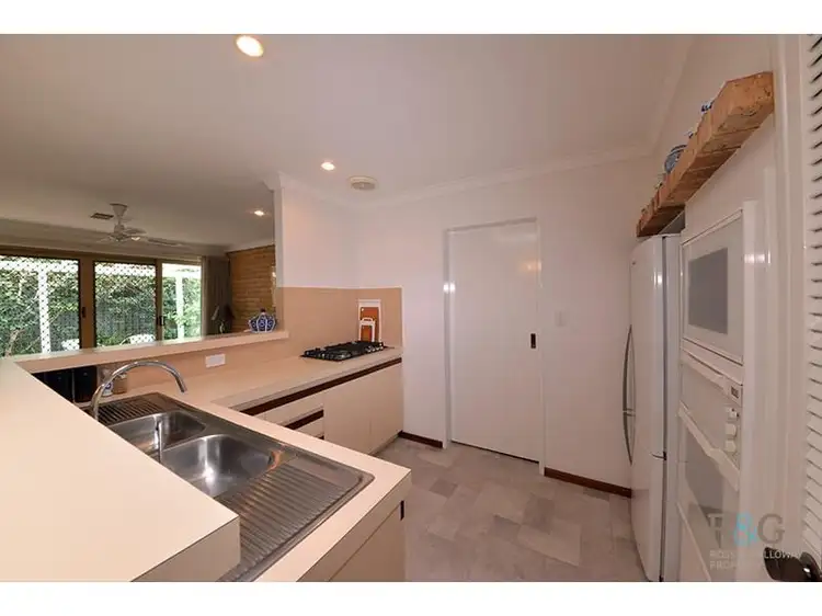 Fifth view of Homely house listing, 2/3 Bridges Road, Melville WA 6156