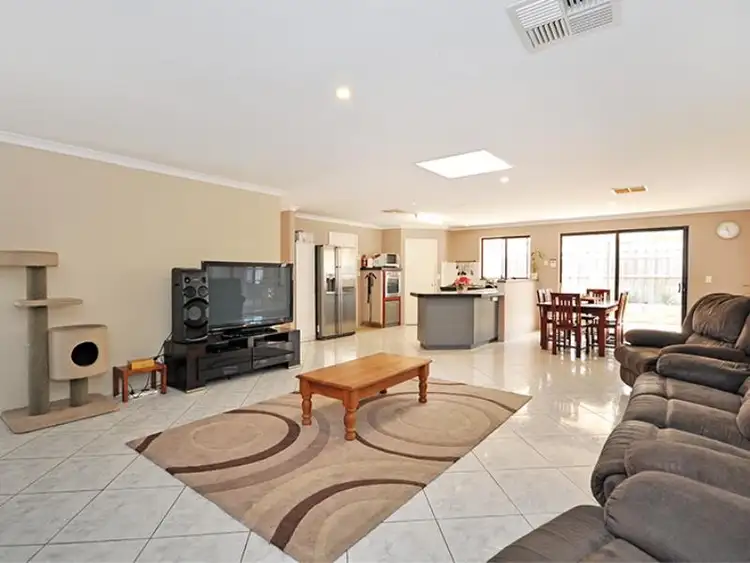 8 Killara ave, Ellenbrook WA 6069