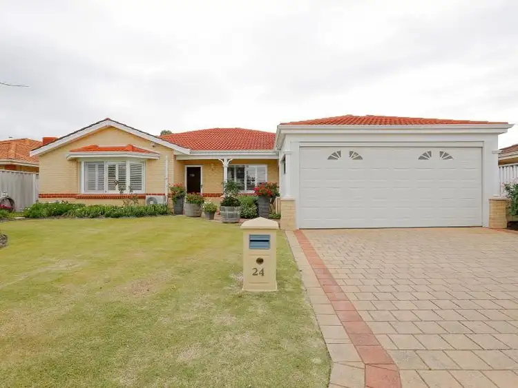 24 Hollyoak Place, Thornlie WA 6108