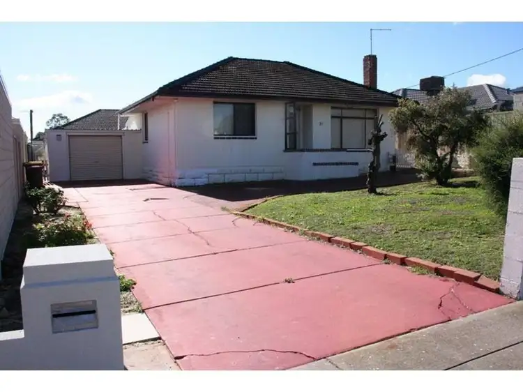 31 St Albans Road, Nollamara WA 6061