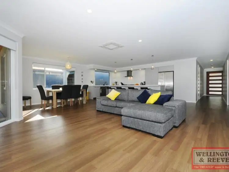 8 Goddard Way, Mckail WA 6330