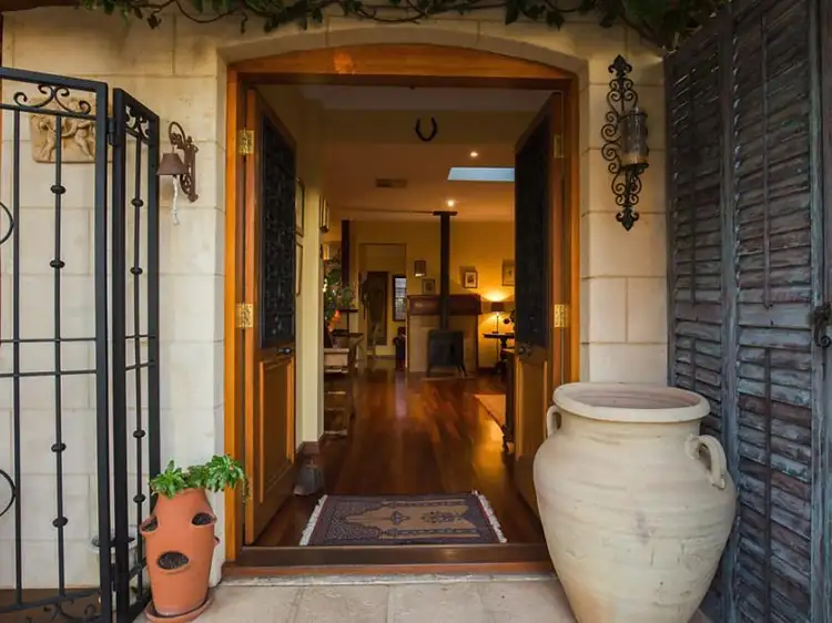 16 Crabbe Place, Karrinyup WA 6018