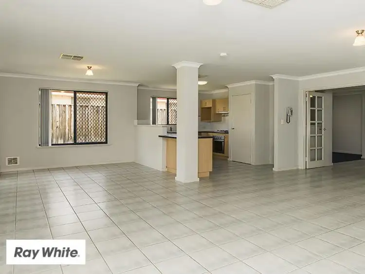 6 Glenora View, Ellenbrook WA 6069