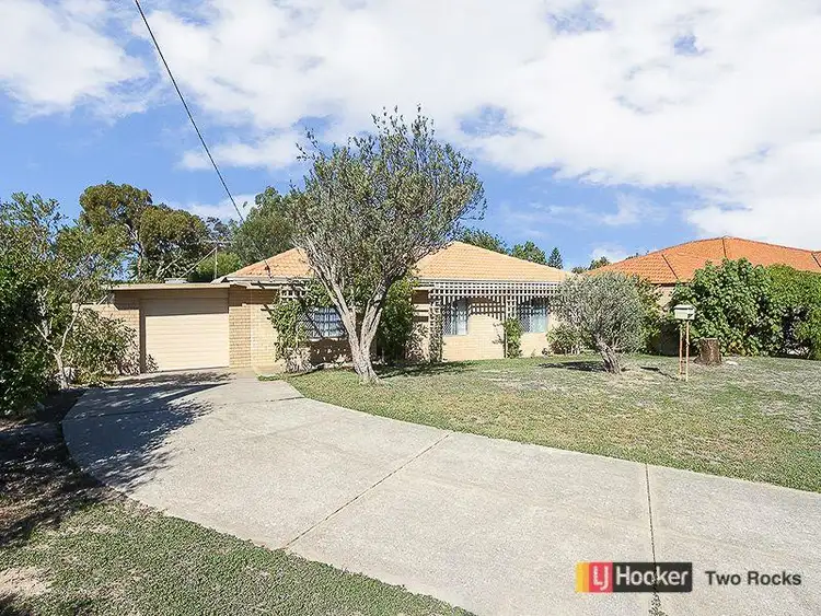 11 Stuart Place, Two Rocks WA 6037