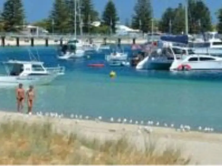 42 Thorpe Street, Rockingham WA 6168