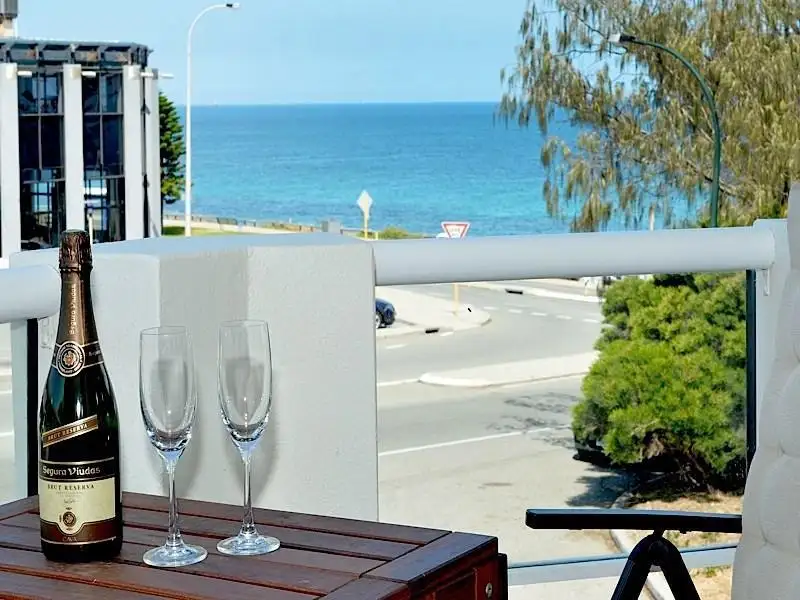 Main view of Homely house listing, 4/6 Eric Street, Cottesloe WA 6011