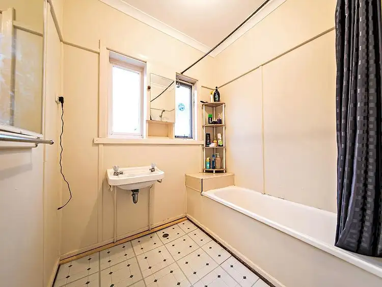 Fifth view of Homely house listing, 2/48 Ridley Way South, Medina WA 6167