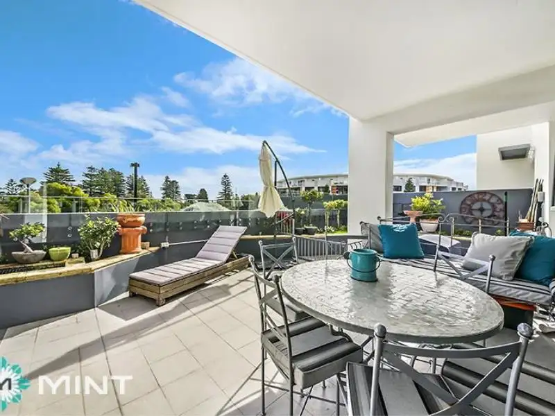 Main view of Homely apartment listing, 2/20 Enderby Close, North Coogee WA 6163