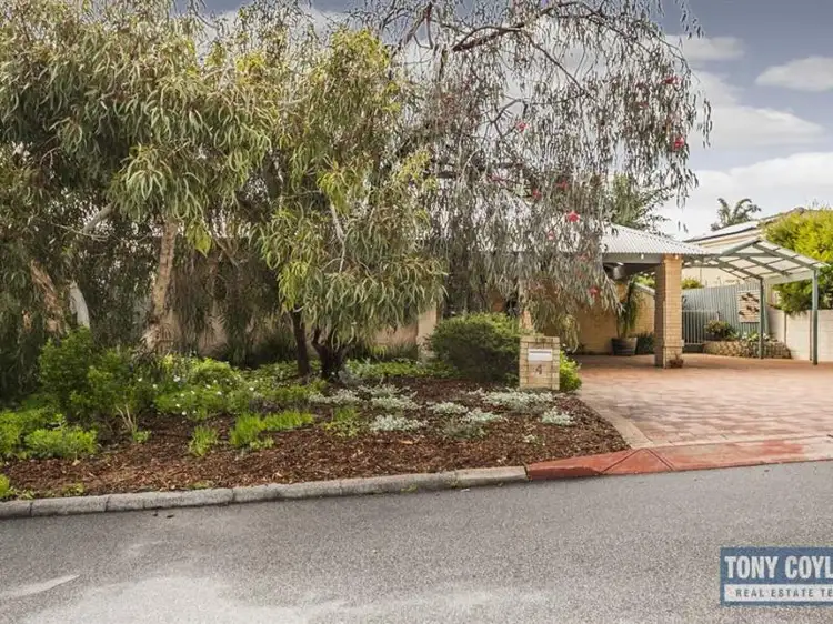4 Stampel Gardens, Kardinya WA 6163
