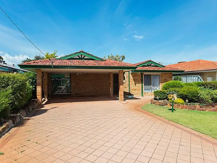 Fifth view of Homely house listing, 15 Solar Way, Carlisle WA 6101