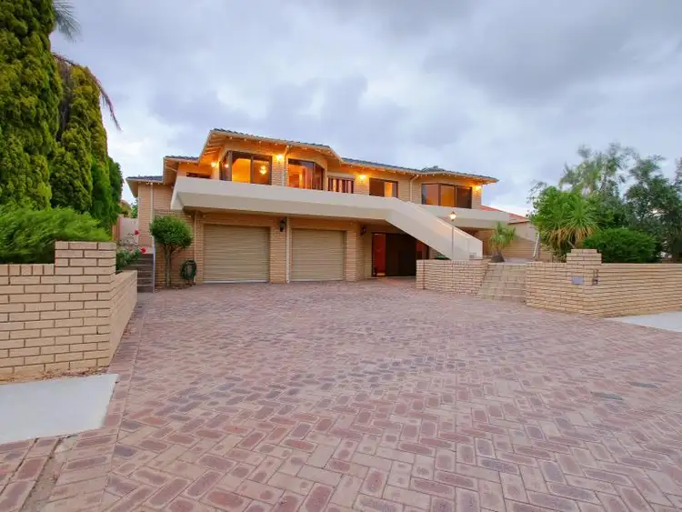 12 Brolga Way, Stirling WA 6021