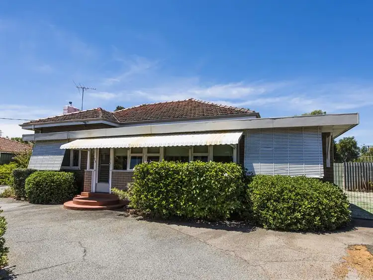 23 Peet Road, Kalamunda WA 6076