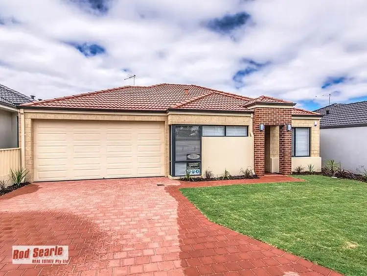 5 Valdina Place, Sinagra WA 6065