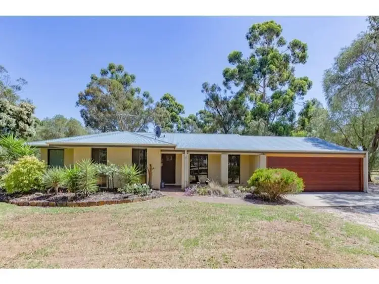 27 Peters Way, Oakford WA 6121