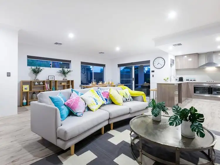 8A Auborough Street, Doubleview WA 6018