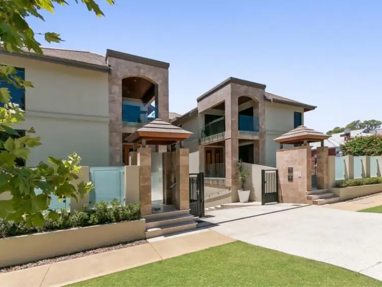4/16 Bindaring Parade, Claremont WA 6010