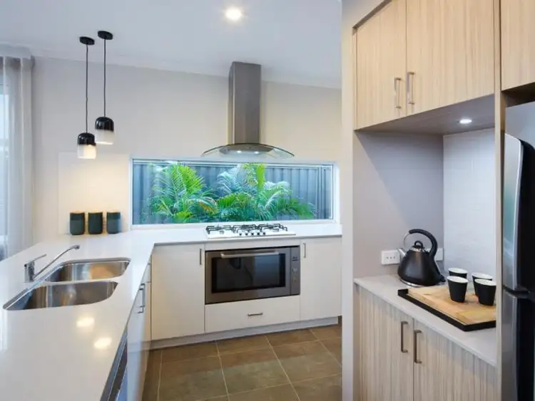 Sixth view of Homely house listing, 8 Sedano Crescent, Wellard WA 6170