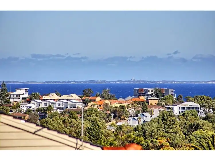 25 Thomas Way, Karrinyup WA 6018