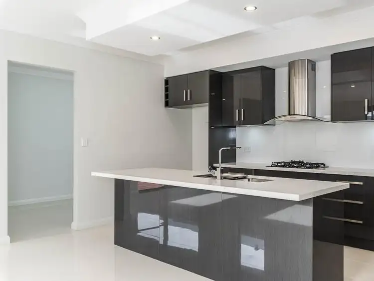 Fifth view of Homely house listing, 10 Loseto Link, Piara Waters WA 6112