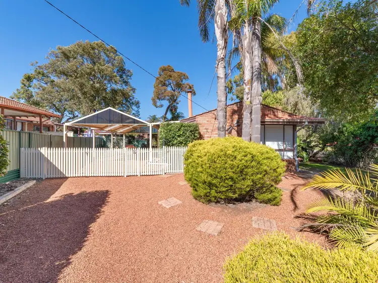 15 Lalor Place, Kalamunda WA 6076
