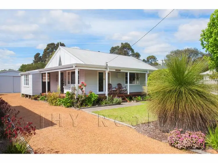 18 Armstrong Place, Dunsborough WA 6281
