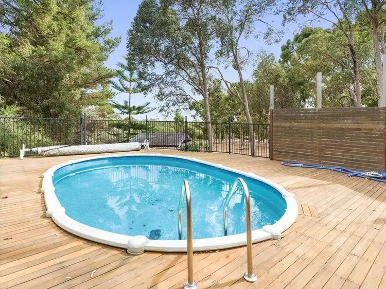 28 Waterford Dr, Gidgegannup WA 6083