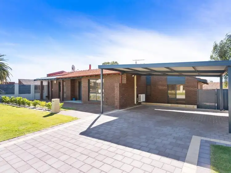 13 Baslow Court, Carine WA 6020