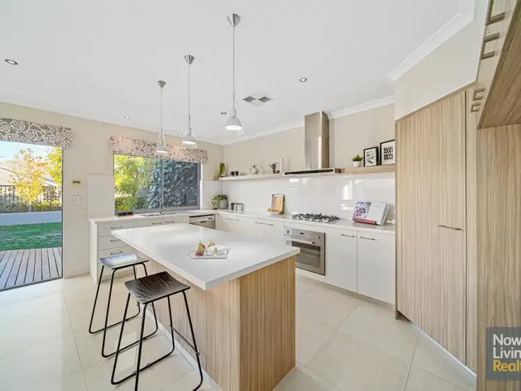 6 Bruny Meander, Wandi WA 6167