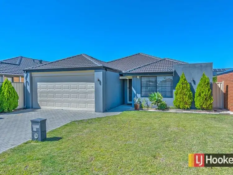 11 Dilabert Lane, Wattle Grove WA 6107