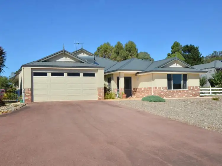 11 Manton Way, Willyung WA 6330