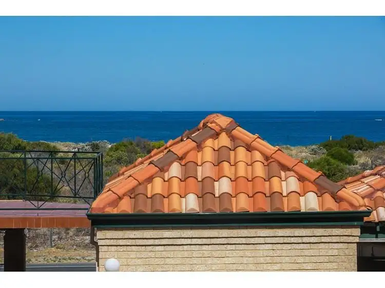 Main view of Homely townhouse listing, 10/10 Fairhaven Terrace, Hillarys WA 6025