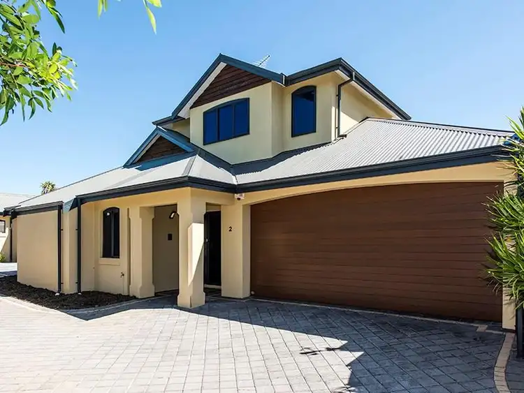 2/11 Ostend Road, Scarborough WA 6019