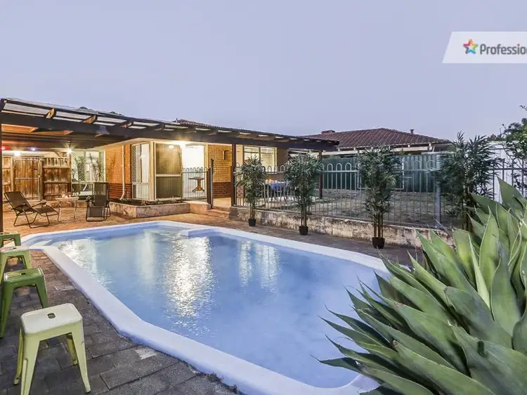 18 Williamson Lane, Stratton WA 6056