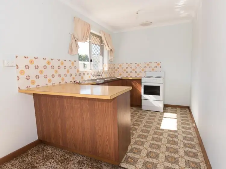 Fourth view of Homely house listing, 2 Vanessa Way, Swan View WA 6056