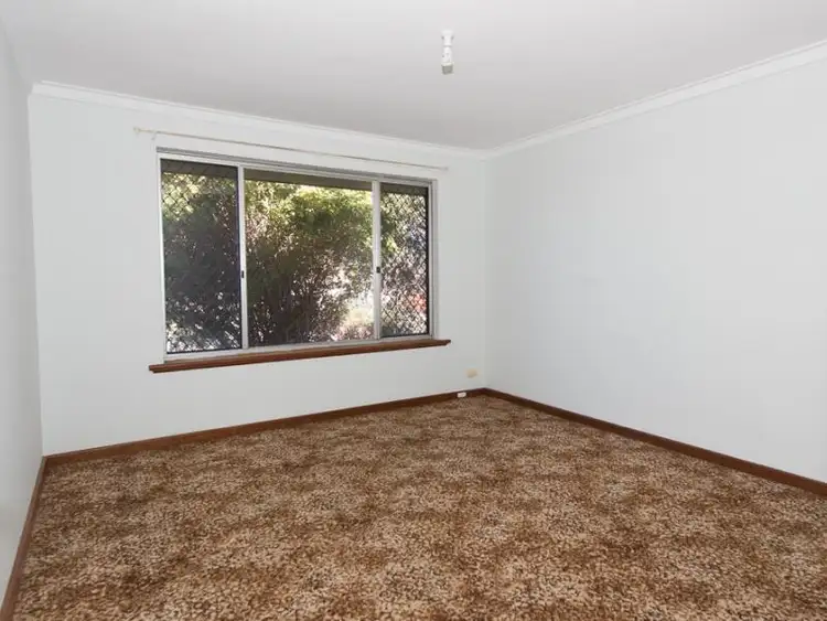 Seventh view of Homely house listing, 2 Vanessa Way, Swan View WA 6056