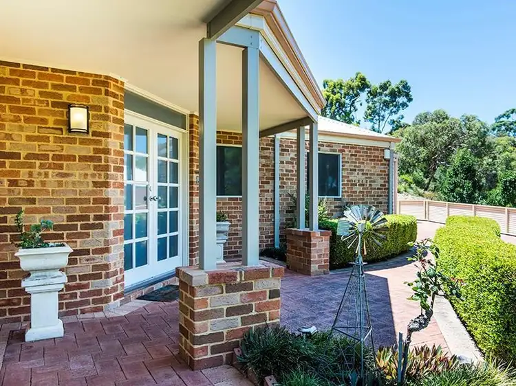 55 Lenori Road, Gooseberry Hill WA 6076