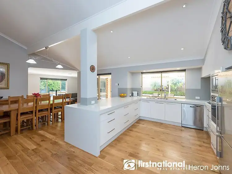 11 Sellen Court, Leeming WA 6149