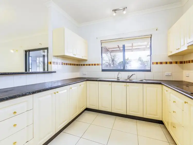 Fifth view of Homely villa listing, 3/9 Spring Road, Thornlie WA 6108